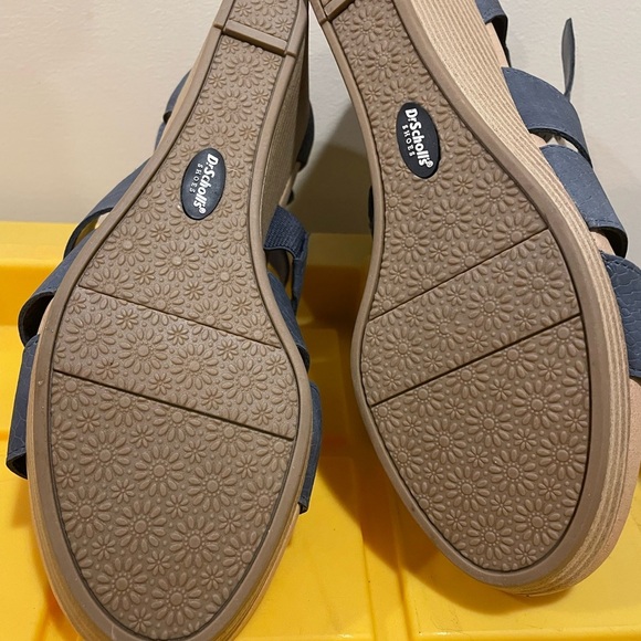 Dr. Scholl’s Sandal Wedge, Size 7.5 - Picture 4 of 4